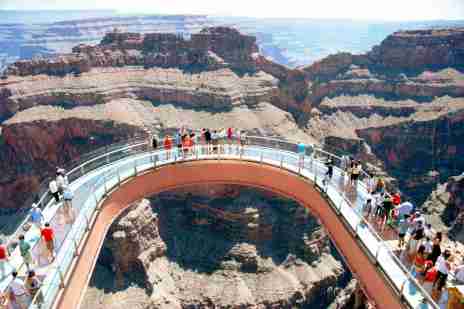 dizzying-heights-the-grand-canyon-skywalk-grand-canyon-west